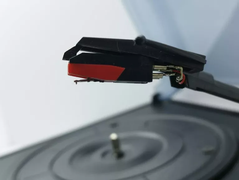 GRAMOFON I ODTWARZACZ KASET Z FUNKCJĄ DIGITALIZACJI MEDION LIFE MD43713
