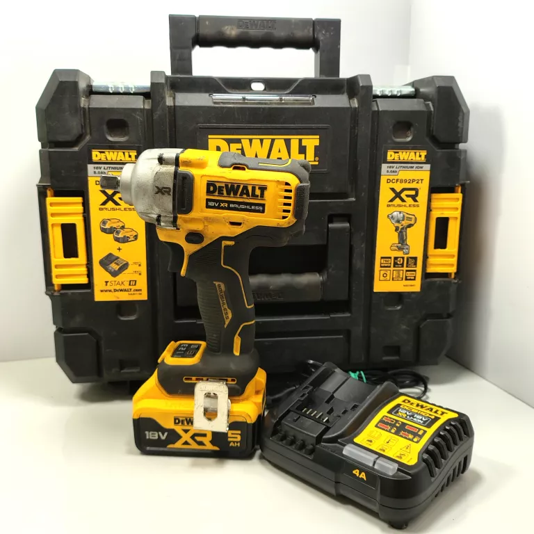 klucz-udarowy-dewalt-dcf-892-aku-lad-walizka-armii-krajowej-12-pyskowice