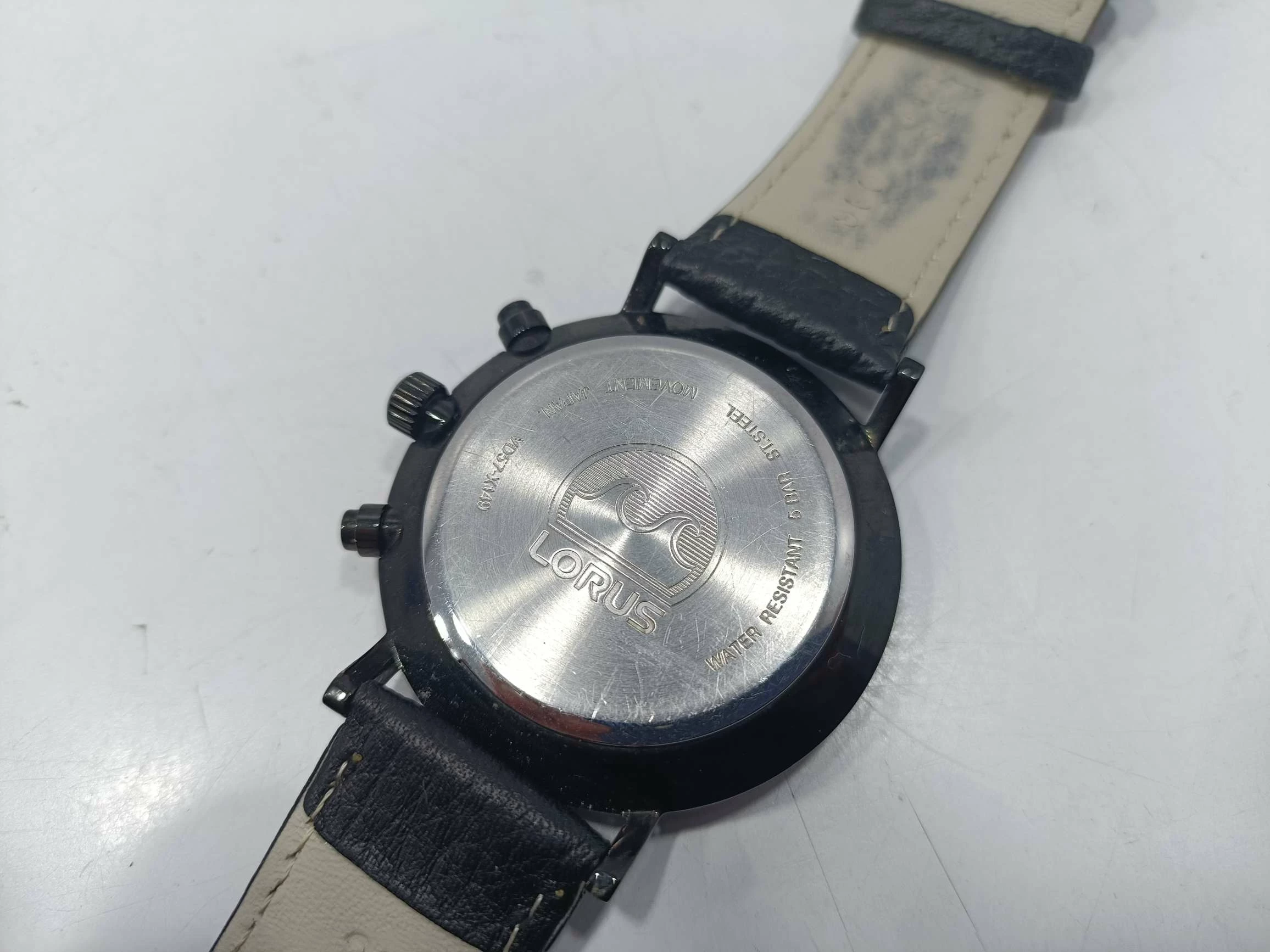 zegarek-lorus-vd57-x149-material-paska-129219-8