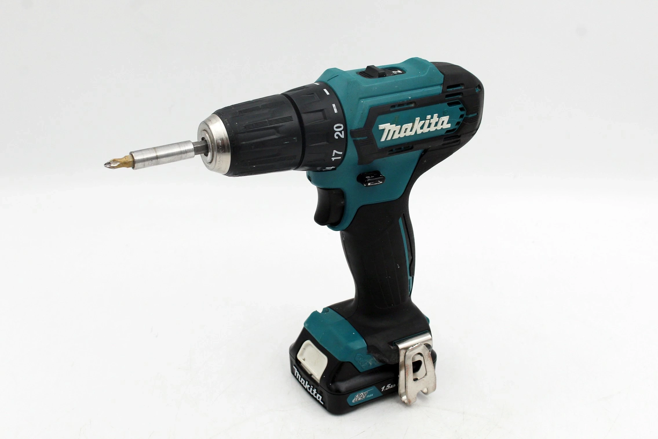 wiertarko-wkretarka-makita-df333d-sciegiennego-64-poznan