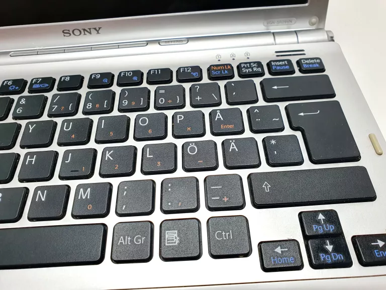 LAPTOP SONY VAIO PCG-5P1M ZASILACZ 320 GB HDD/4 GB INTEL CORE 2 DUO