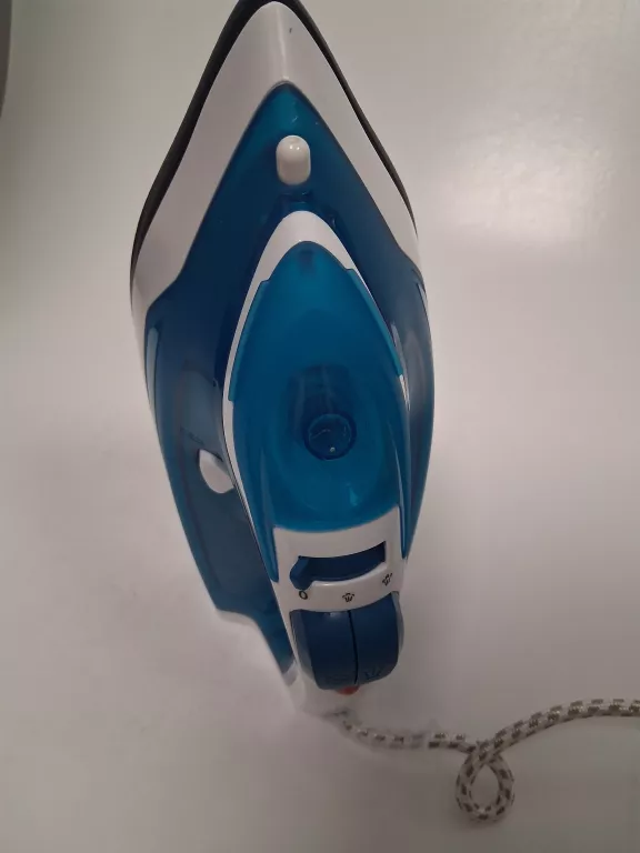 zelazko-woolworth-niebieskie-model-ceramiczna-stopa-zelazko-parowe