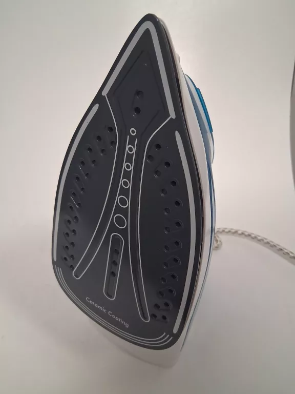 zelazko-woolworth-niebieskie-moc-220000