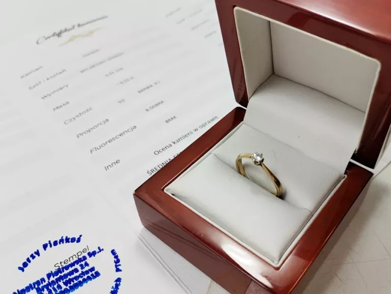 zloty-pierscionek-z-diamentem-585-152g-12r-grojecka-79-warszawa