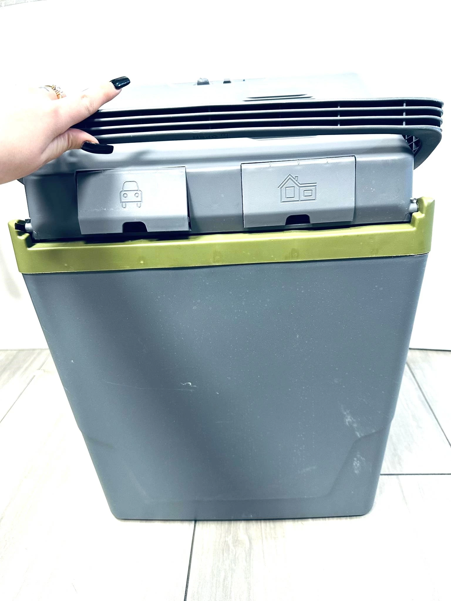 lodowka-turystyczna-rocktrail-29l-230v-i-12v189-kod-producenta-rek-29-d1