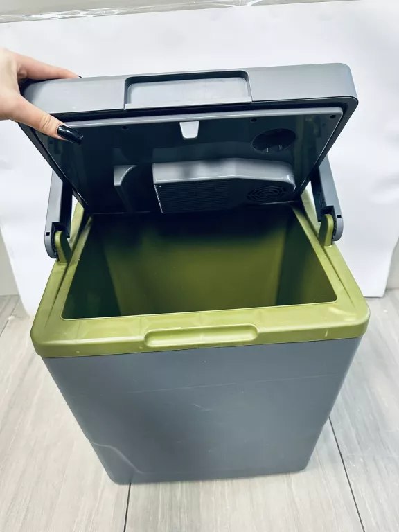 lodowka-turystyczna-rocktrail-29l-230v-i-12v189-model-rek-29-d1