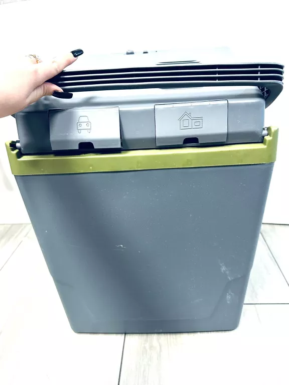 lodowka-turystyczna-rocktrail-29l-230v-i-12v189-kod-producenta-rek-29-d1