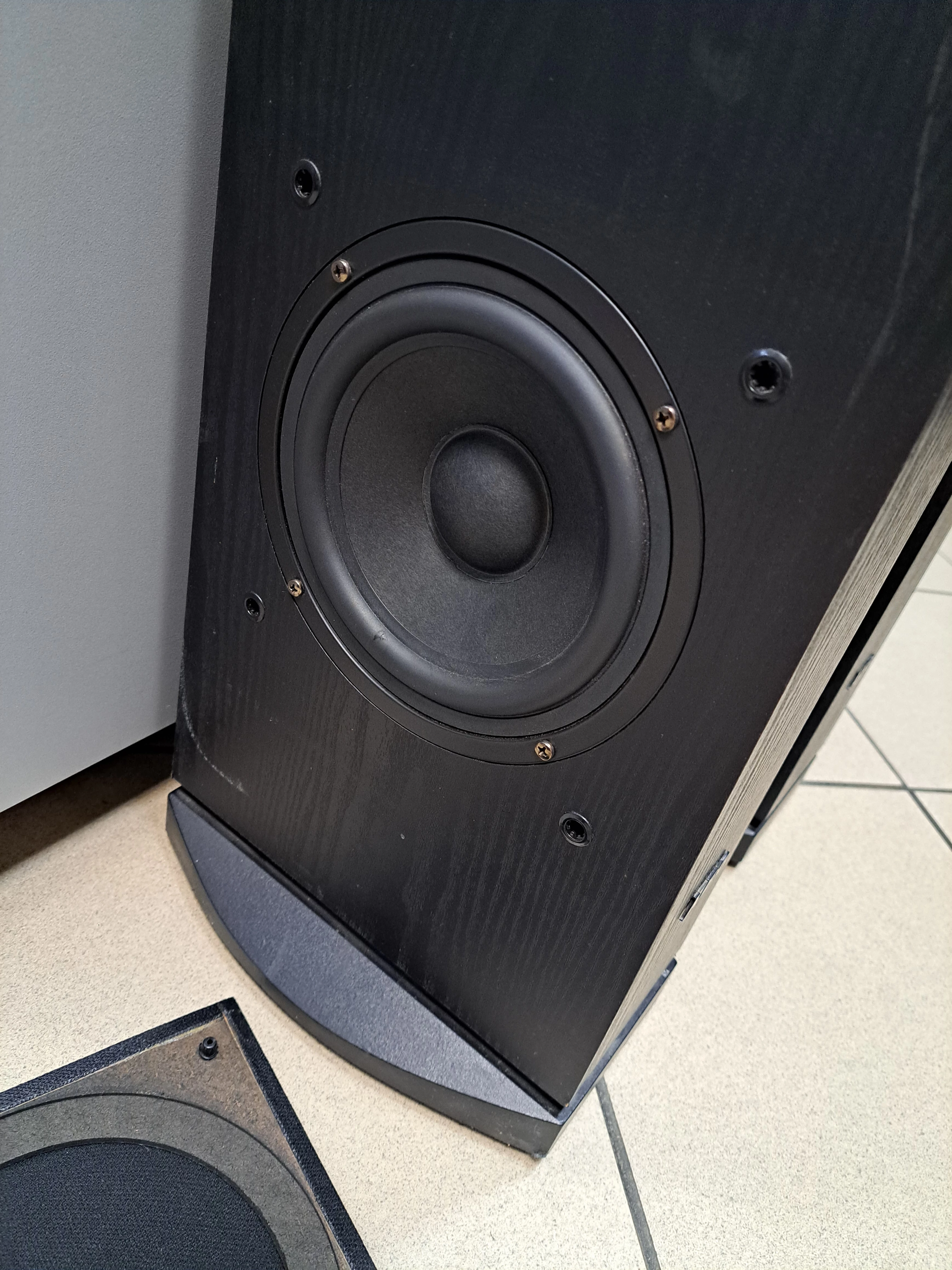 kolumny-glosnikowe-aeg-lb-4710-moc-znamionowa-rms-500