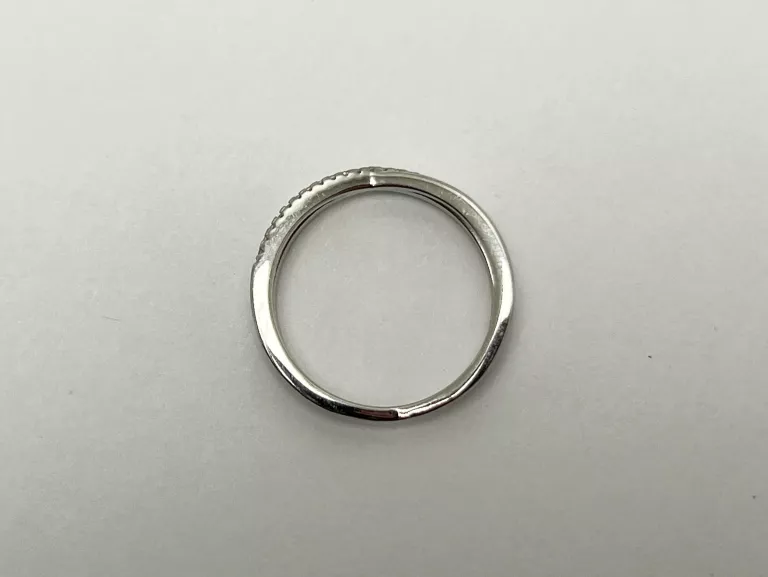 SREBRNY PIERŚCIONEK SCARLET PR.925 2,4G R.18