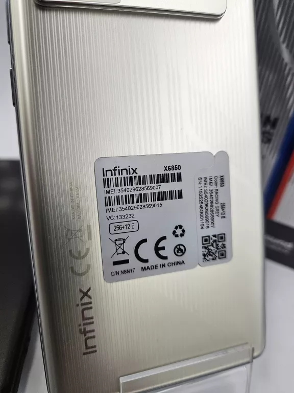 TELEFON INFINIX NOTE 40 PRO 12/256 RACING GREY X6850 WOLNY OD OPERATORA