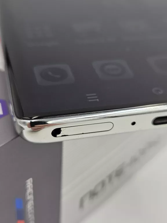 TELEFON INFINIX NOTE 40 PRO 12/256 RACING GREY X6850 WOLNY OD OPERATORA