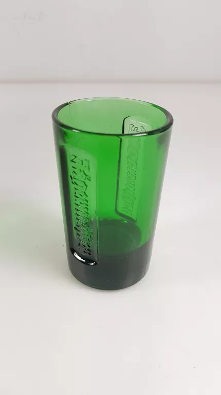 piekne-zielone-kieliszki-jagermeister-komplet-6-szt-ean-gtin-4067700014597
