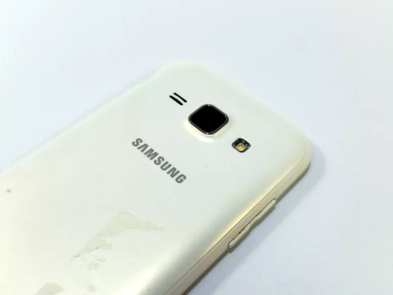 TELEFON SAMSUNG J1
