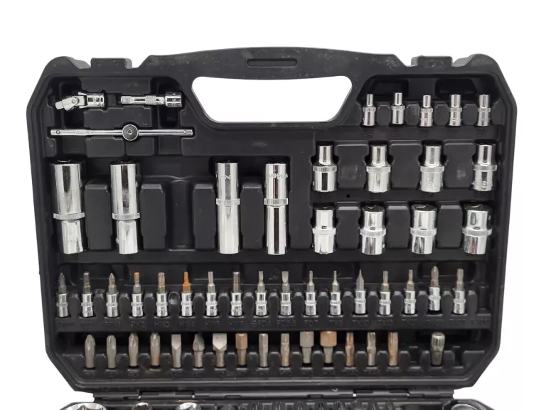 ZESTAW KLUCZY NASADOWYCH NEO TOOLS 110 EL. 1/4 1/2 WALIZKA