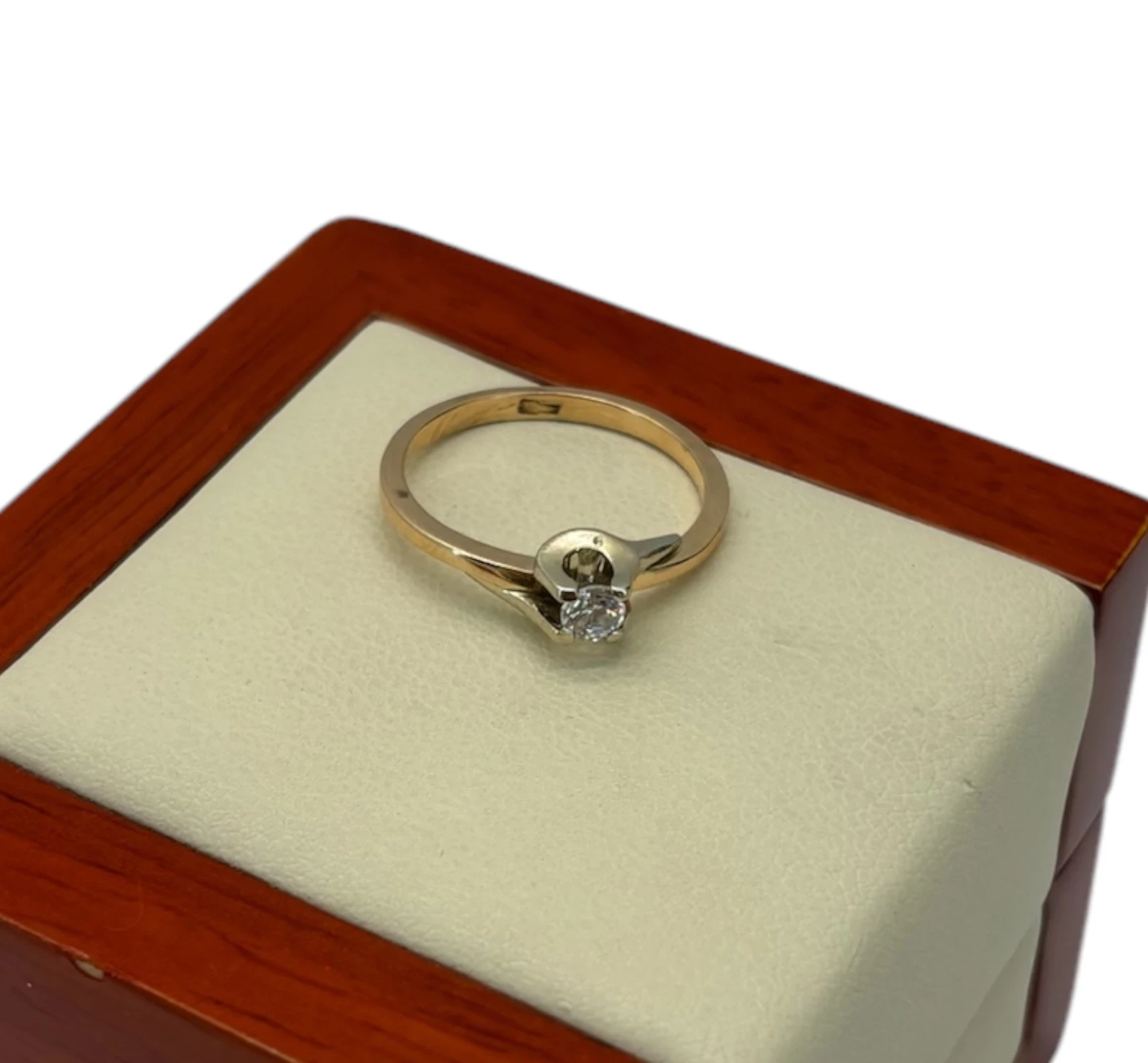 zloty-585-pierscionek-238g-r14-stan-11323-2