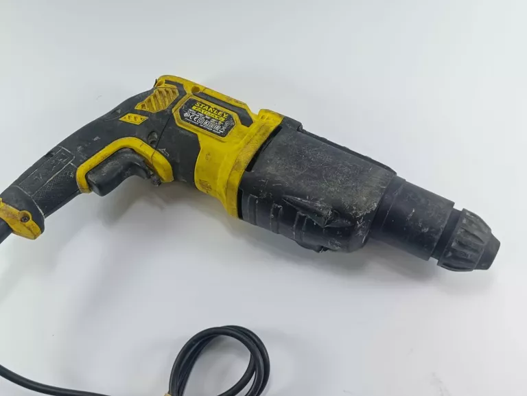 MŁOTOWIERTARKA STANLEY SDS PLUS 750 W FME500