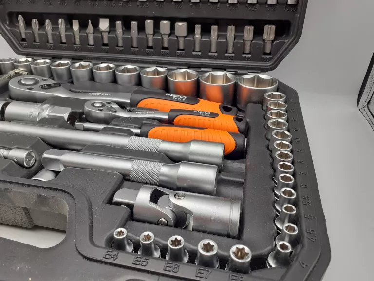 ZESTAW KLUCZY 108 ELEMENTÓW 1/2" 1/4" 10-212 NEO TOOLS