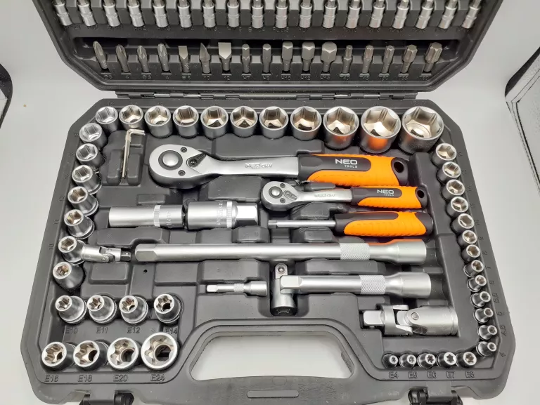 ZESTAW KLUCZY 108 ELEMENTÓW 1/2" 1/4" 10-212 NEO TOOLS