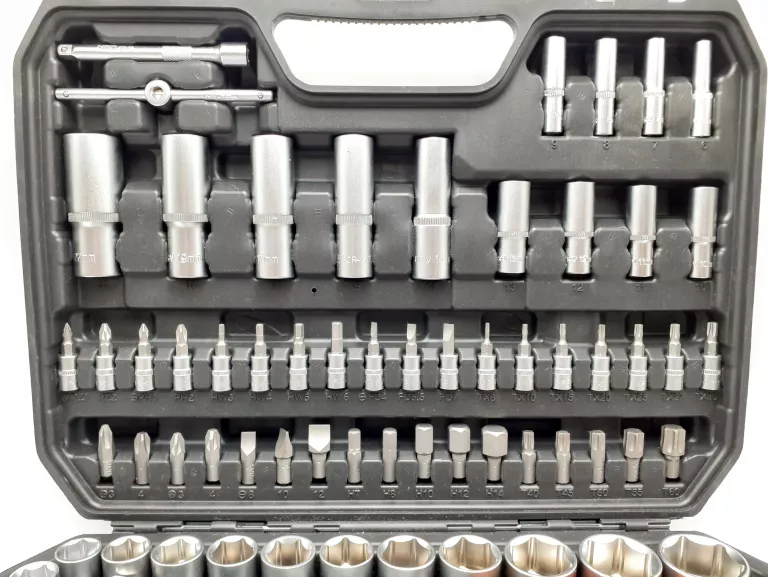 ZESTAW KLUCZY 108 ELEMENTÓW 1/2" 1/4" 10-212 NEO TOOLS
