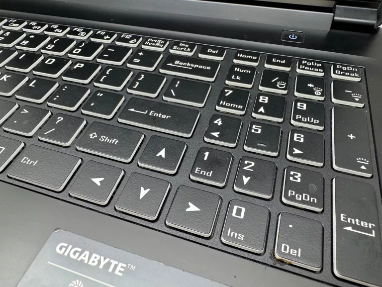 LAPTOP GIGABYTE G5 GD