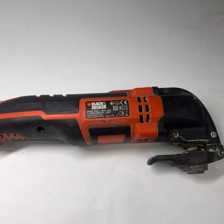narzedzie-wielofunkcyjne-blackdecker-mt250ka-marka-248811-950070