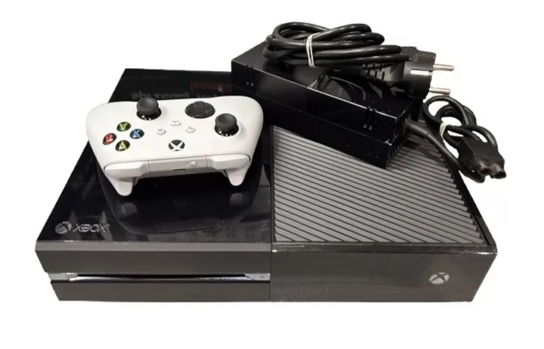 KONSOLA XBOX ONE CONSOLE MODEL 1540 500 GB