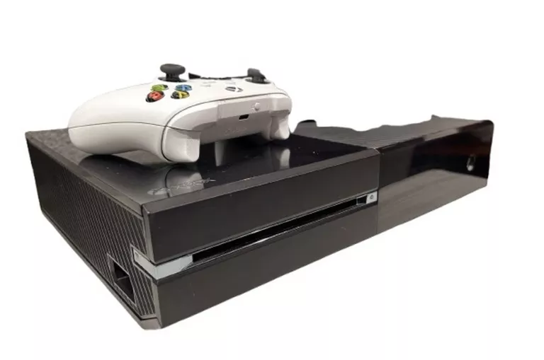 KONSOLA XBOX ONE CONSOLE MODEL 1540 500 GB