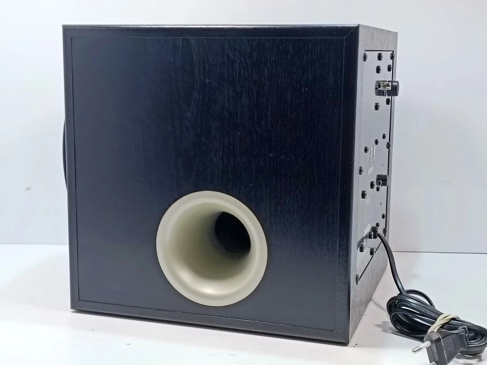 subwoofer-yamaha-yst-sw012-product-id-625e7b9d-d4a1-4ea9-b1f1-d4bdb32956b8