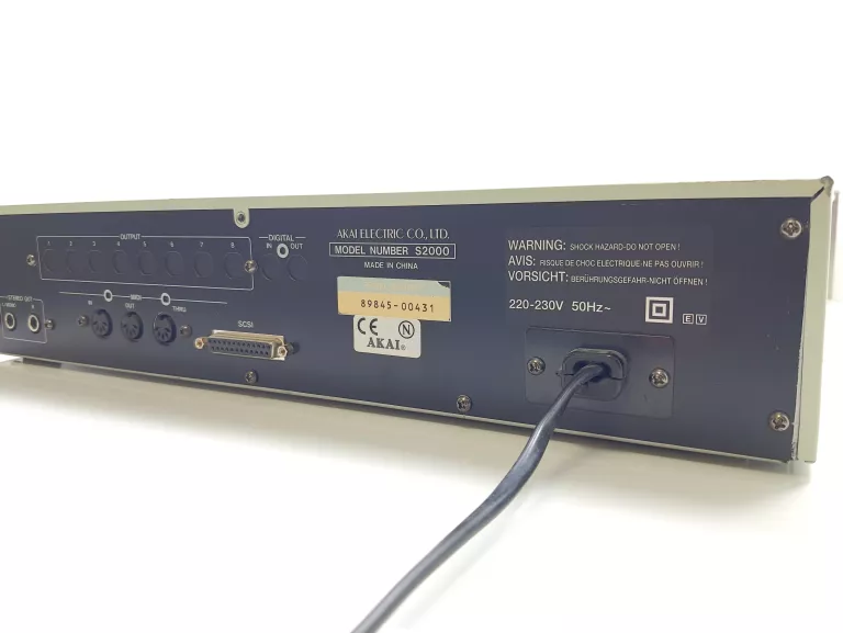 SAMPLER STUDYJNY AKAI S2000 + DYSKIETKA