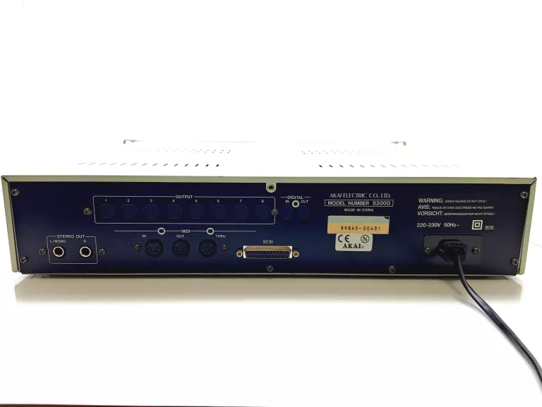 SAMPLER STUDYJNY AKAI S2000 + DYSKIETKA
