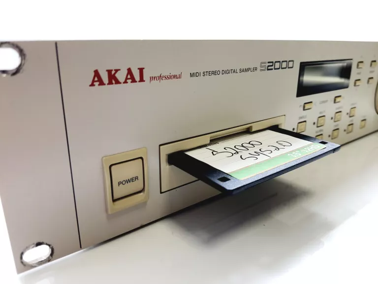 SAMPLER STUDYJNY AKAI S2000 + DYSKIETKA