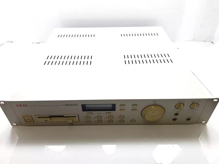 SAMPLER STUDYJNY AKAI S2000 + DYSKIETKA