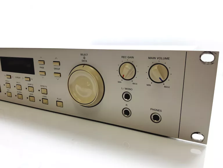 SAMPLER STUDYJNY AKAI S2000 + DYSKIETKA