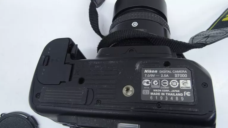 NIKON D7000 P:70500 + AF NIKKOR 50MM 1:1.4 D + LAMPA NIKON SB-900 ZESTAW