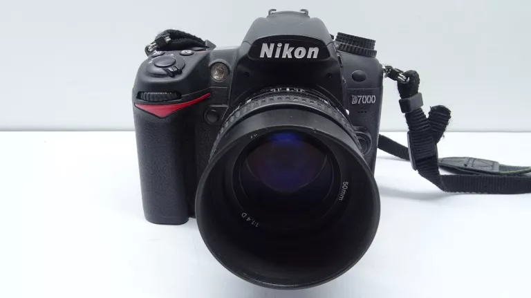 NIKON D7000 P:70500 + AF NIKKOR 50MM 1:1.4 D + LAMPA NIKON SB-900 ZESTAW