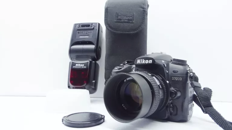 NIKON D7000 P:70500 + AF NIKKOR 50MM 1:1.4 D + LAMPA NIKON SB-900 ZESTAW
