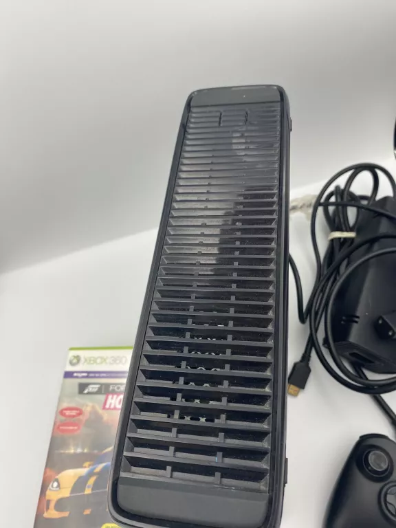 KONSOLA XBOX 360+1PAD+3 GRY HALO 3 /MINECRAFT/FORZA HORIZON