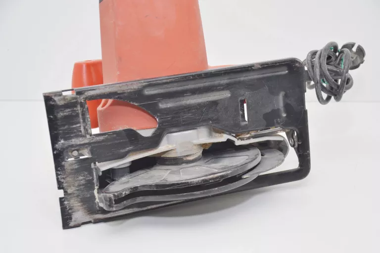 PILARKA TARCZOWA BLACK DECKER CD601