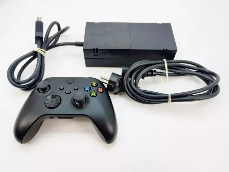 KONSOLA XBOX ONE MODEL 1540 1TB + PAD