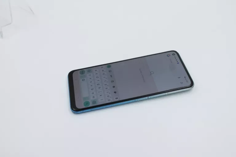 TELEFON REALME 8 PRO GOŁY USZKODZONY WYSWIETLACZ (OPIS)