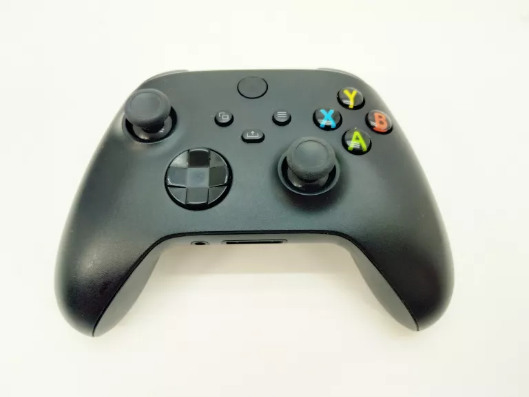 KONSOLA XBOX ONE MODEL 1540 1TB + PAD