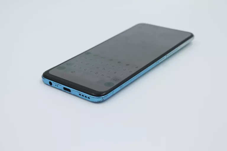 TELEFON REALME 8 PRO GOŁY USZKODZONY WYSWIETLACZ (OPIS)