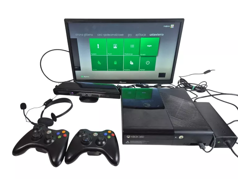 KONSOLA XBOX 360 + 2X PAD + GRY + KINECT + HEADSET 250GB