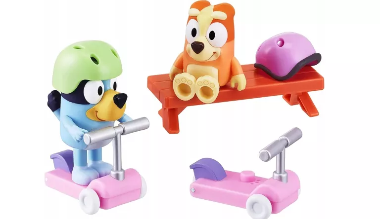 FIGURKI ZESTAW JAZDA NA HULAJNODZE BLUEY BLU13085