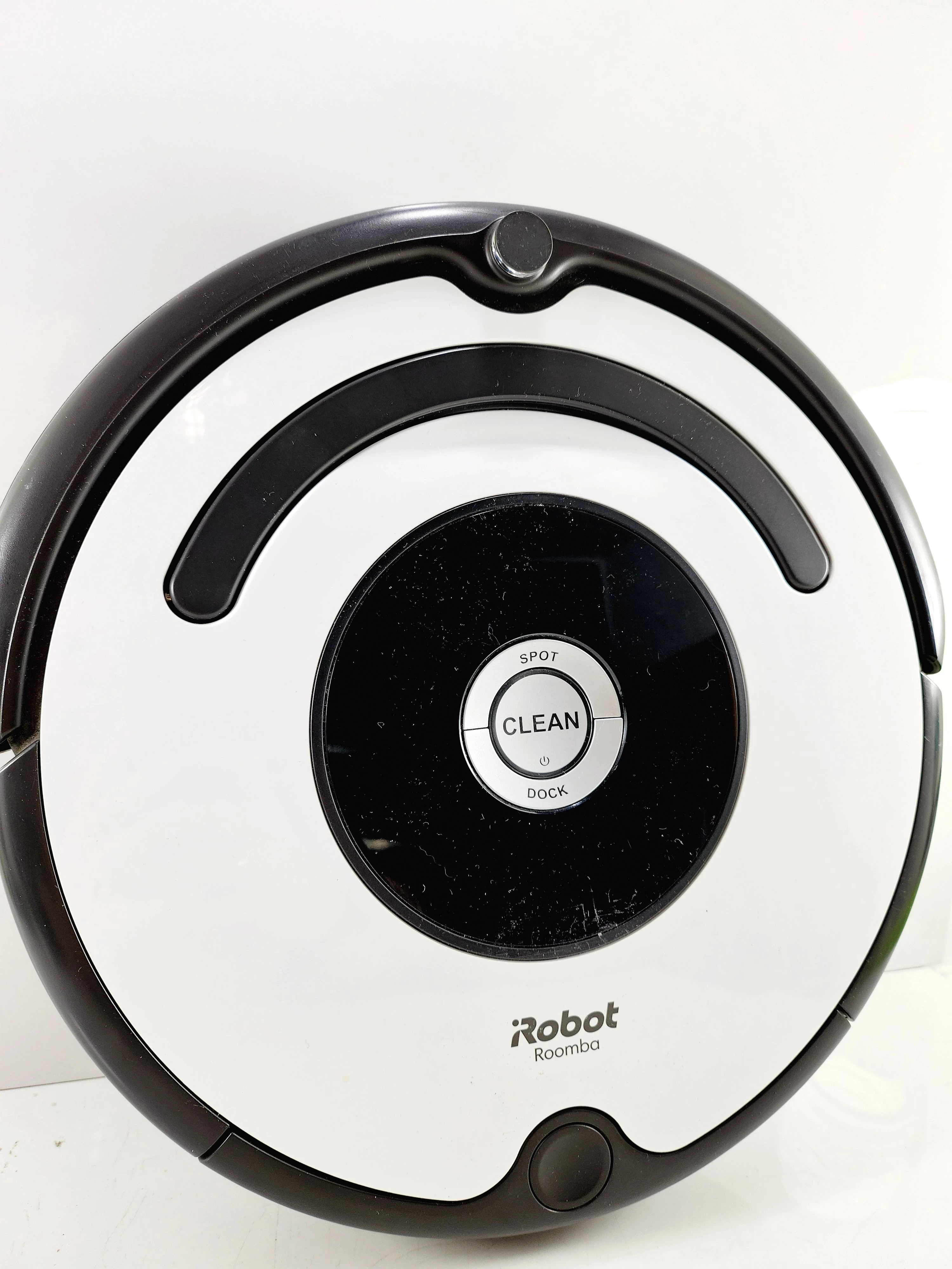 robot-sprzatajacy-irobot-roomba-675-akcesoria-kolor-dominujacy-129357-2
