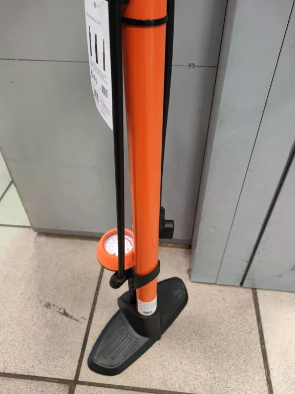 POMPKA ROWEROWA STOJĄCA VÖGEL VPO401 8 BAR