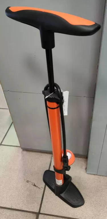 POMPKA ROWEROWA STOJĄCA VÖGEL VPO401 8 BAR