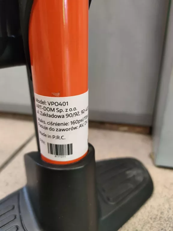 POMPKA ROWEROWA STOJĄCA VÖGEL VPO401 8 BAR