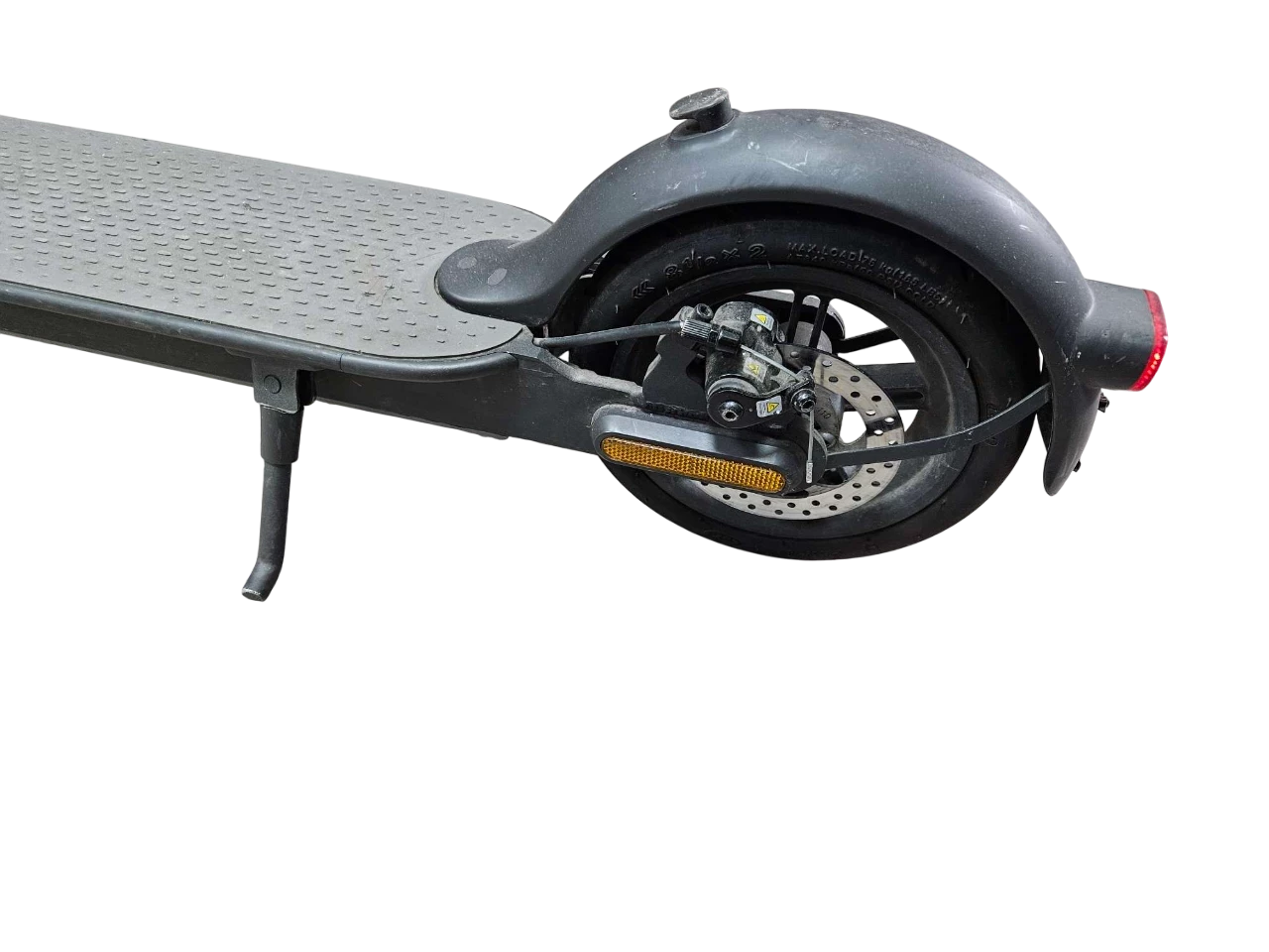 xiaomi-mi-electric-scooter-essential-20kmh-do-20km-250w-5200mah-do-100k-stan-11323-2