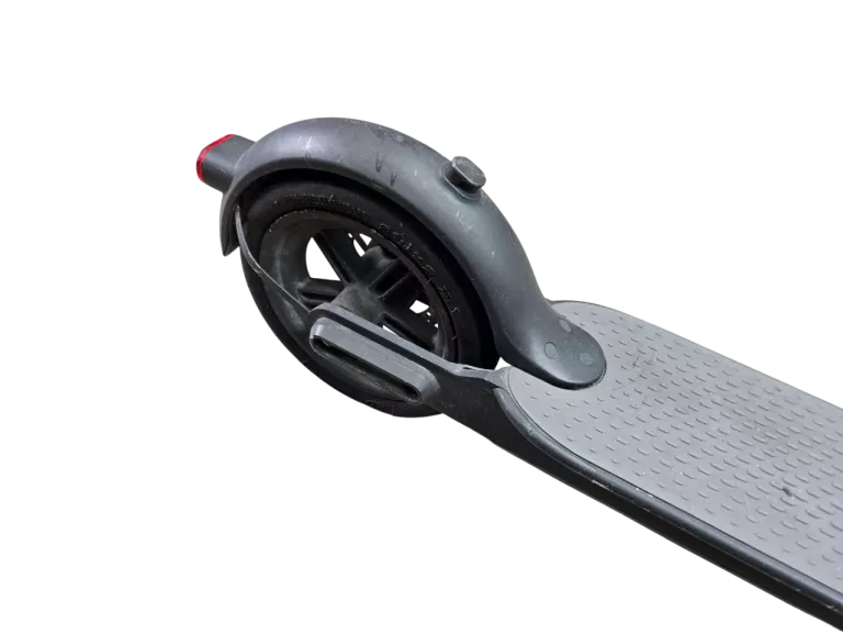 XIAOMI MI ELECTRIC SCOOTER ESSENTIAL 20KM/H DO 20KM 250W 5200MAH DO 100K